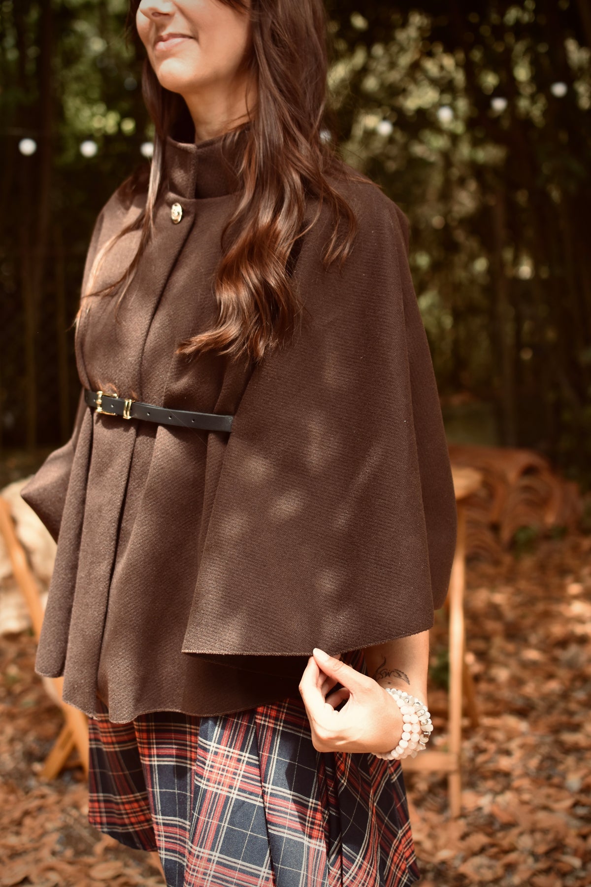 Cape automnale Chocolat - Ceinture et bouton doré